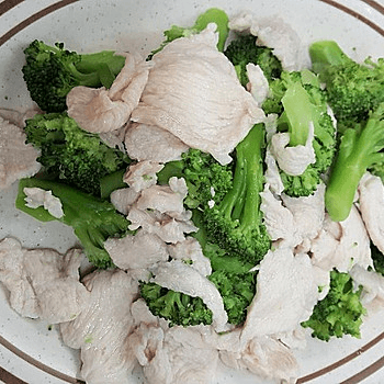 Steamed Chicken with Broccoli (PT).
