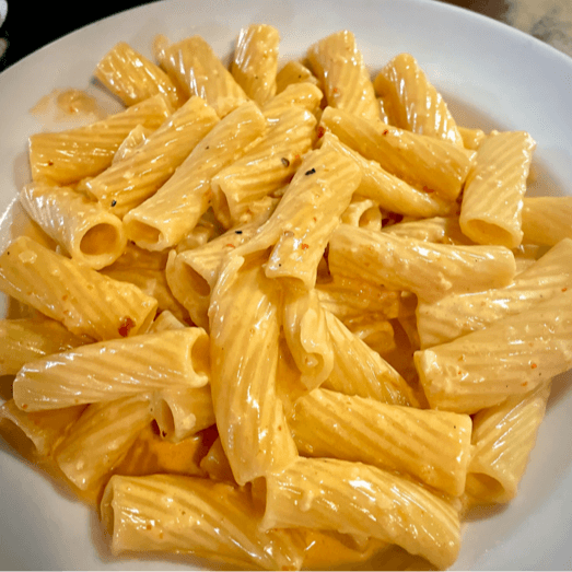 Rigatoni with Roasted Bell Pepper Cream Sauce