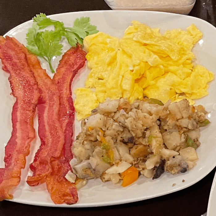 Classic Breakfast w/bacon