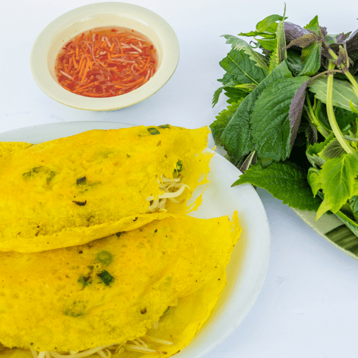 Vietnamese Crepes (Banh Xeo)