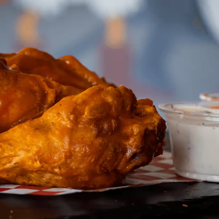 Wingin Clucker (12 Pieces).