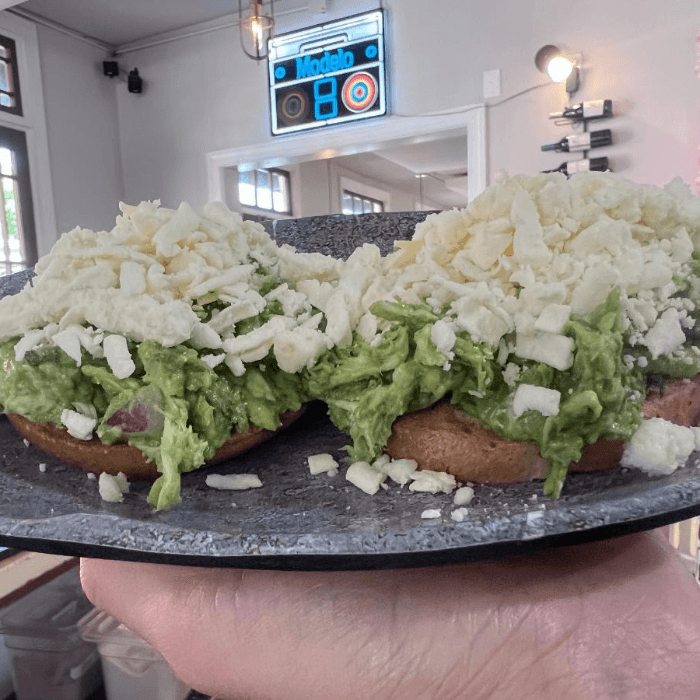 La Reina (Breakfast Until 1PM).