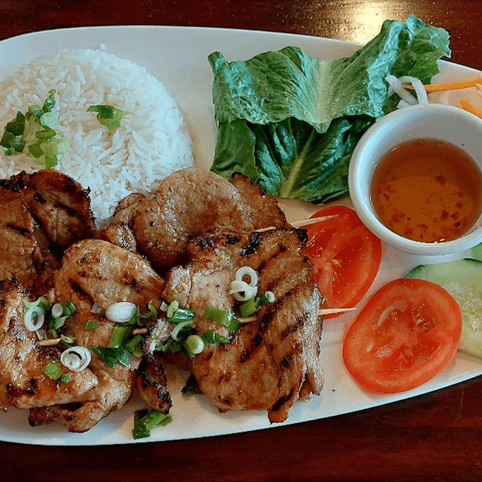 R3. Rice With Grilled Pork (Com Heo Nuong)