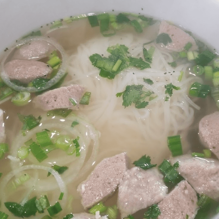 Beef Meat Balls Noodle Soup / Pho Bo Vien