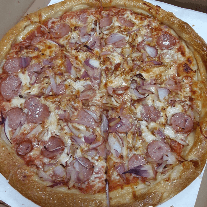 Calabresa Pizza (X-Large 18").
